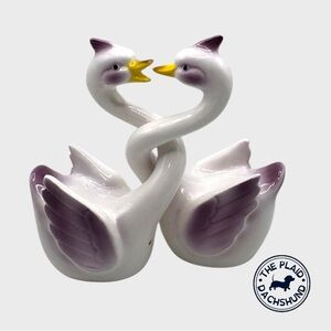 Vintage Elegant White and Purple Swan intertwined Shakers
